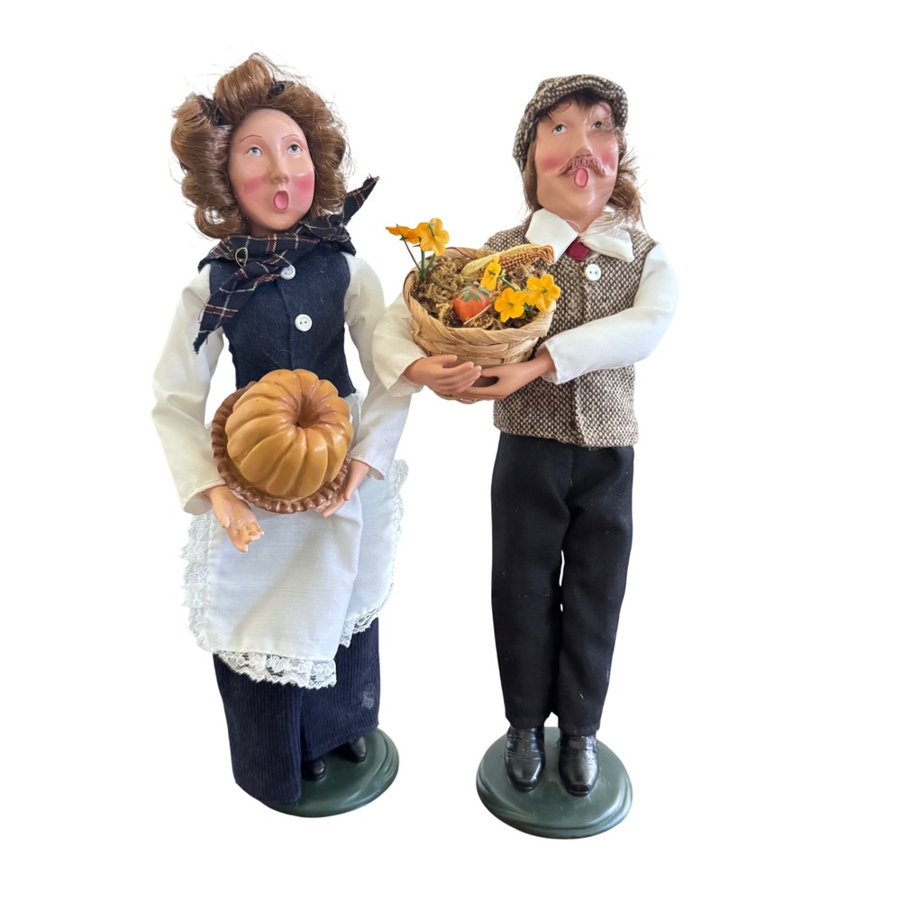 Old Time Pottery Figurine Set: Harvest Man Woman Holding‎ Pumpkin Basket vintage